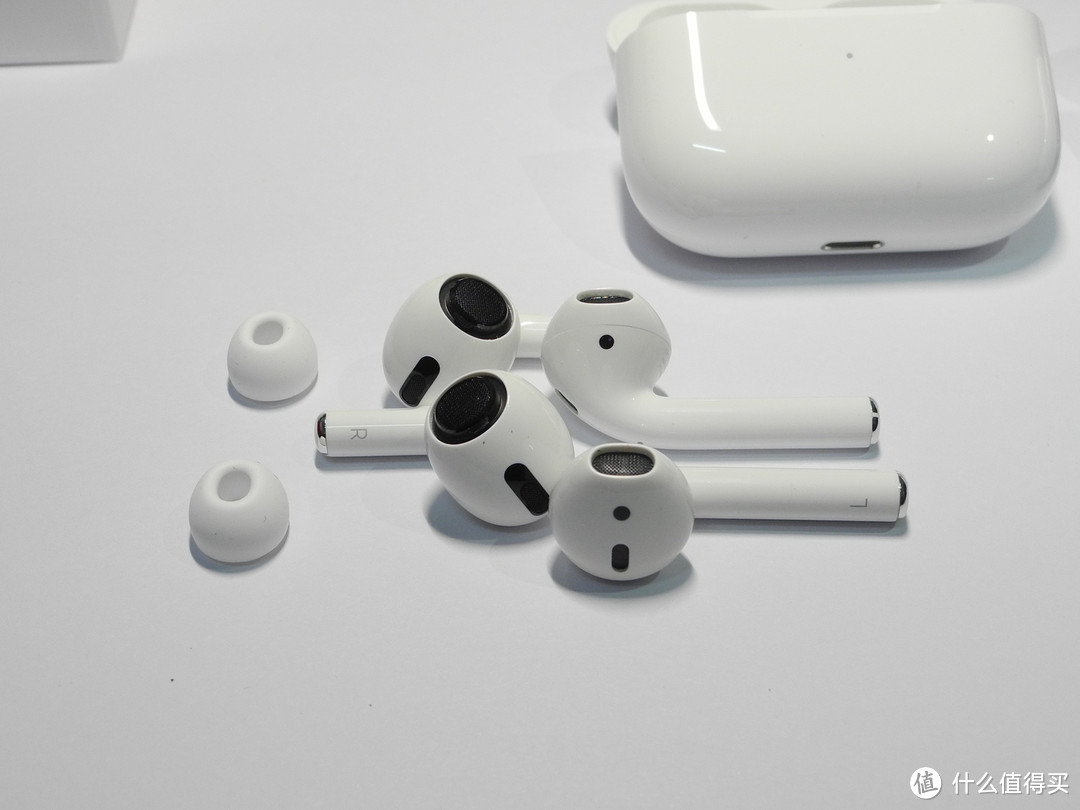 手里的AirPods 2突然就不香了？AirPods Pro到底值得入手么？