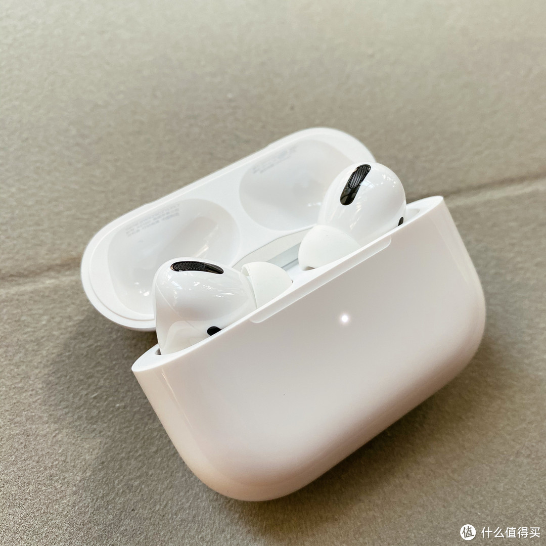 苹果AirPods Pro 香喷喷到手！