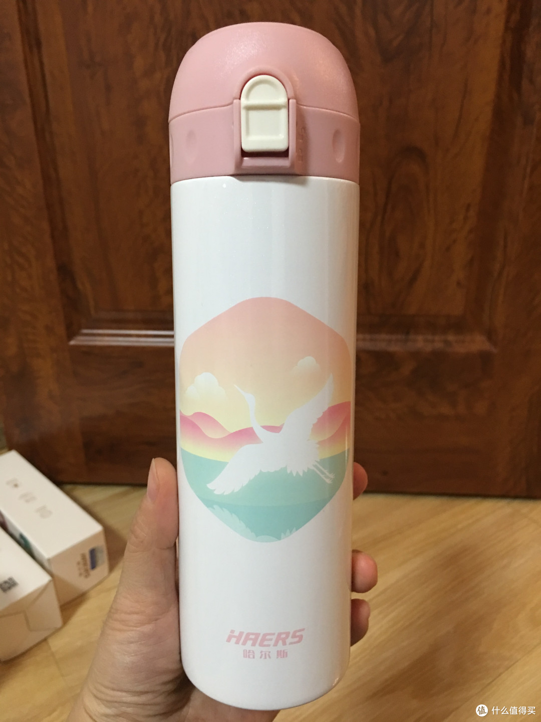 神兽加持、满满中华文化感的哈尔斯故宫文创联名款瑞兽系列轻量弹跳保温杯评测