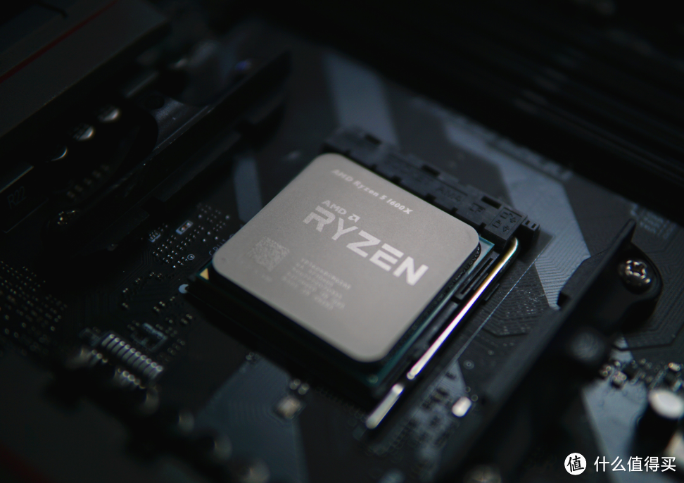 双11首发搭载AMD 7nm芯片的品牌机 联想这一波“真香”