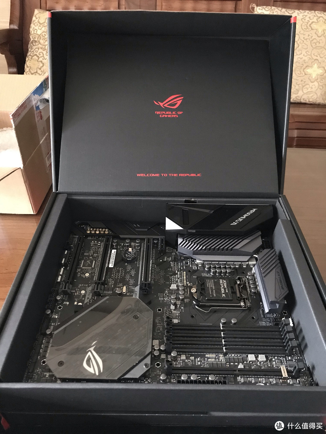 华硕ROG MAXIMUS XI EXTREME —— 重生之钥