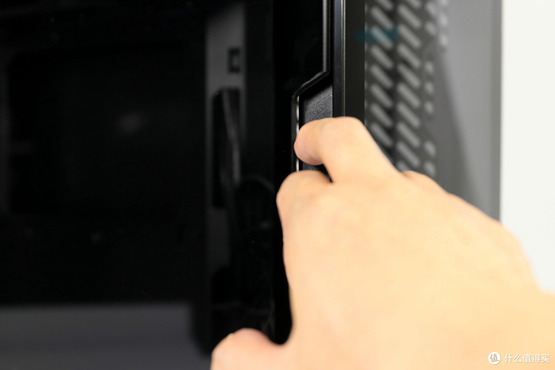 PC聊件室篇二:不同风格的装机都能驾驭のAntec 冰钻