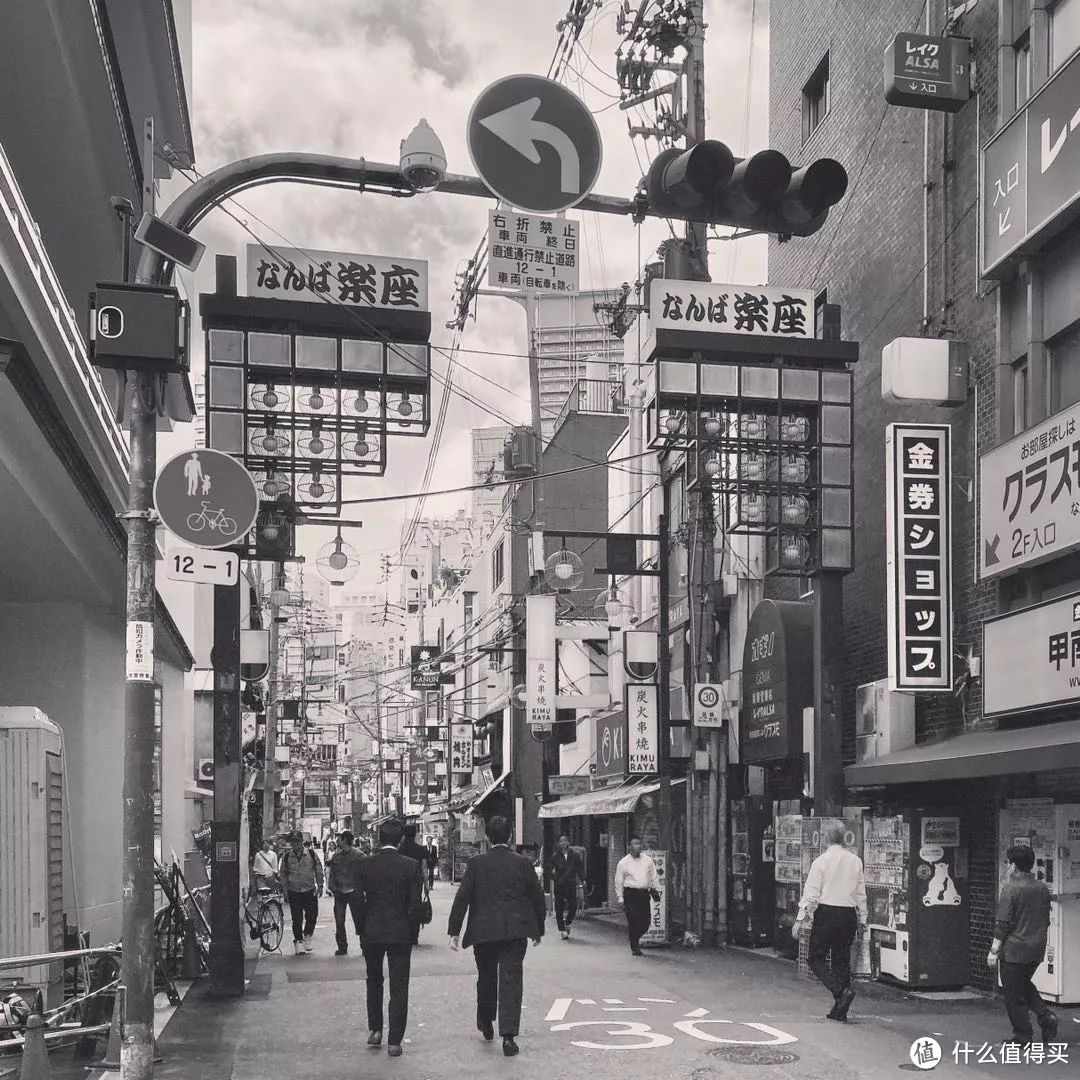 日本行｜日本街头黑白摄影 by iphone