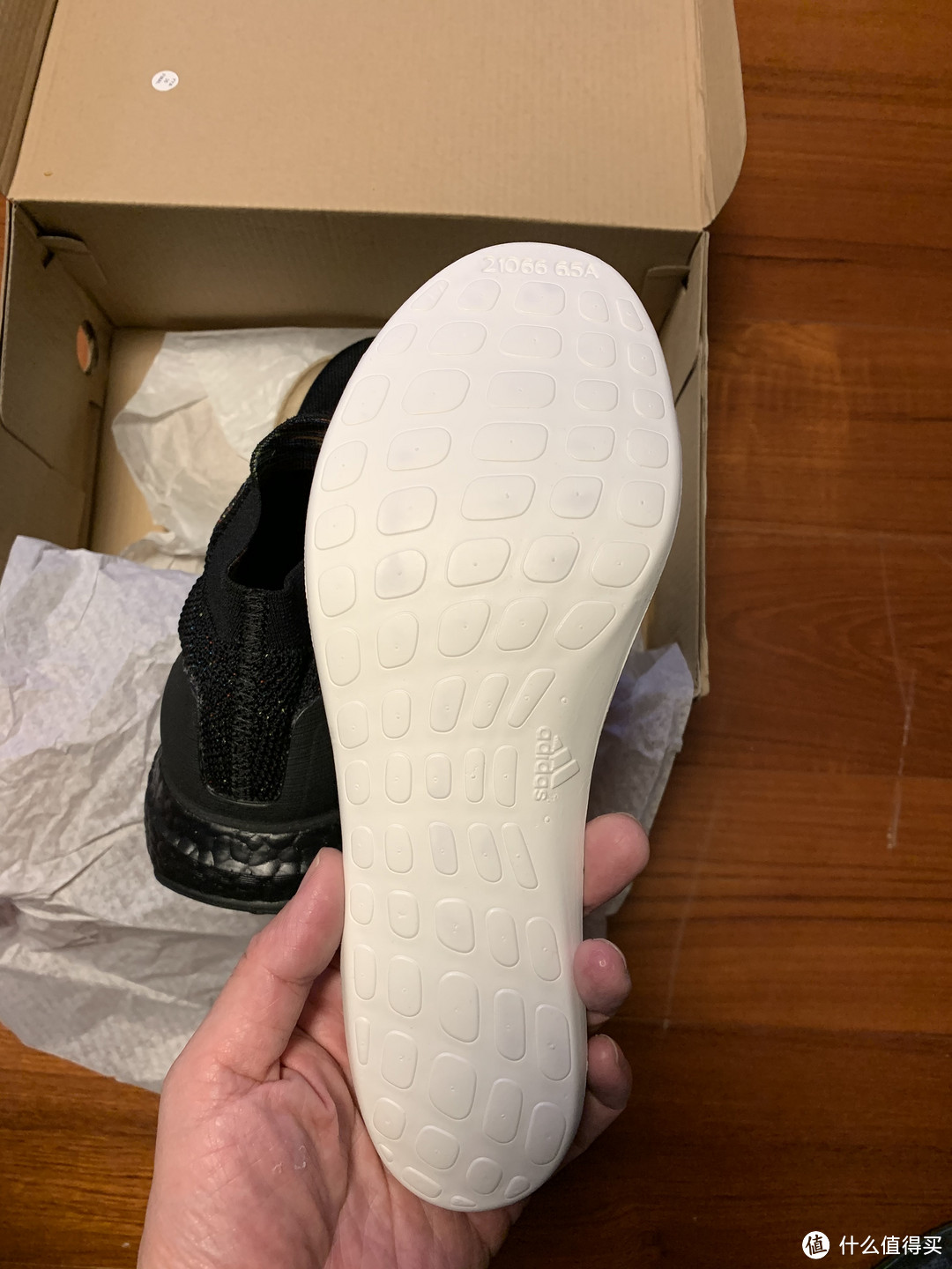 双十一的第一单， 阿迪达斯 UltraBOOST LACELESS