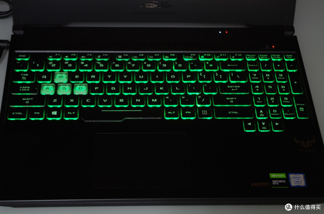 为游戏与电竞而生——华硕飞行堡垒7 金属电竞