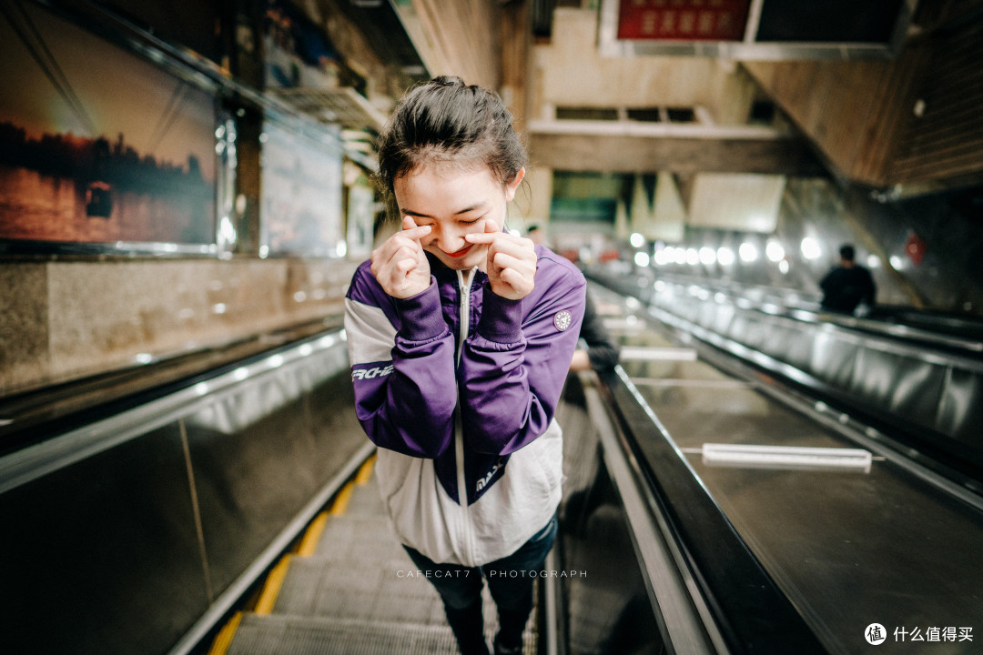 追随《少年的你》的脚步打卡重庆到此一游人像照