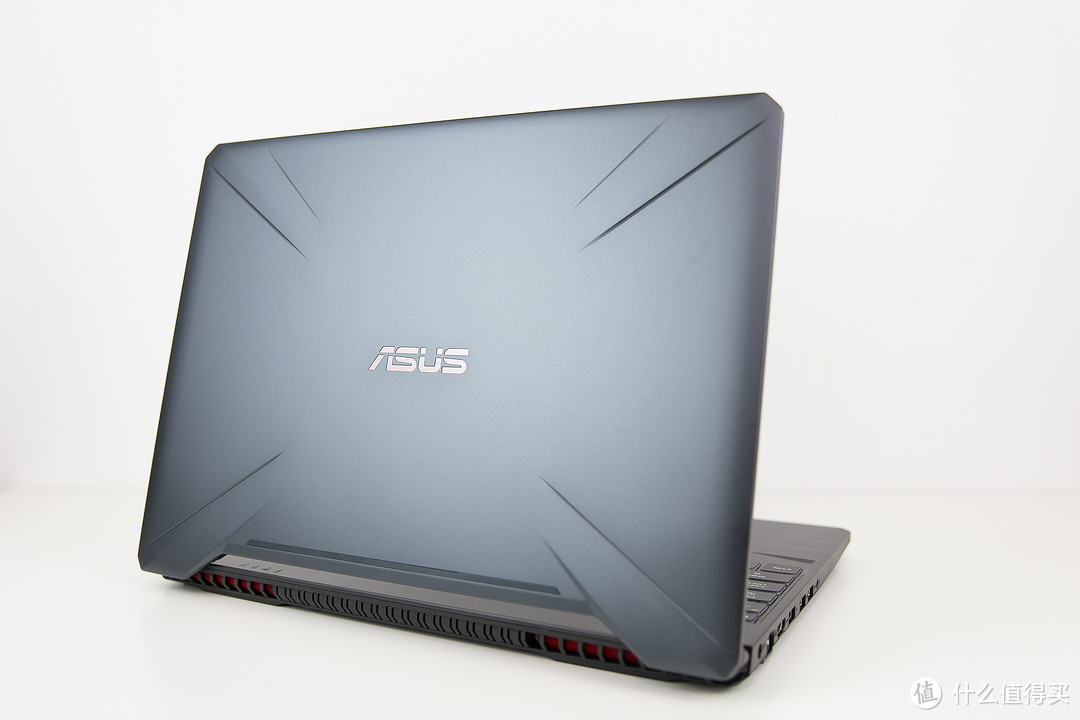 兼顾品质与性能一线游戏本也有超高性价比华硕飞行堡垒7金属电竞体验