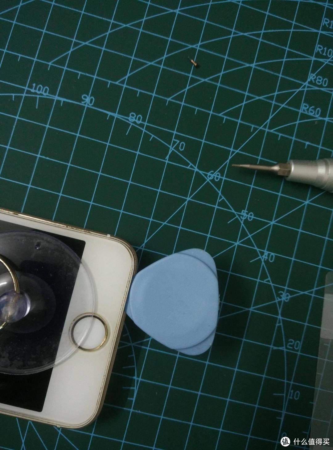 老机伏特低,iPhone SE换上马拉松电池继续跑