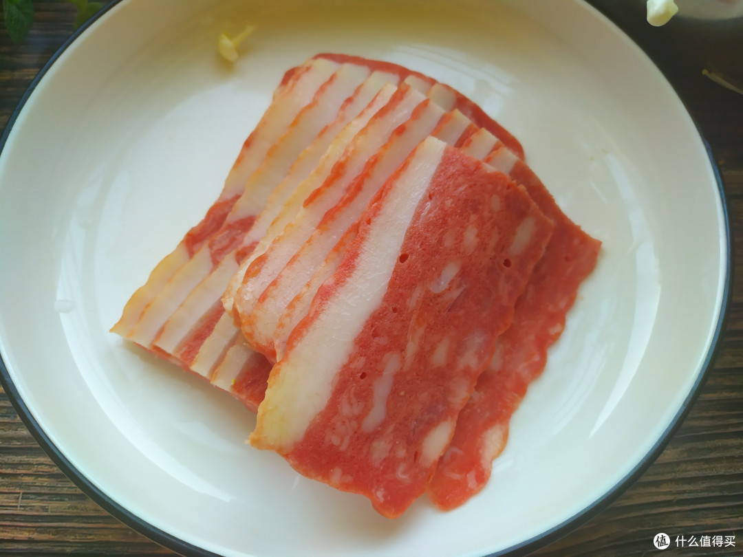 金针菇别再煮着吃了,和它天生一对,一卷一煎,出锅馋到流口水