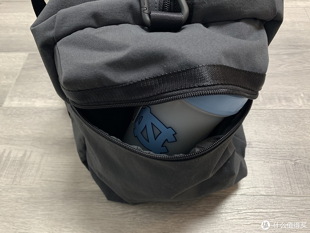 去健身房到底该用什么包？——Lululemon X Barry’s command the day duffel开箱分享