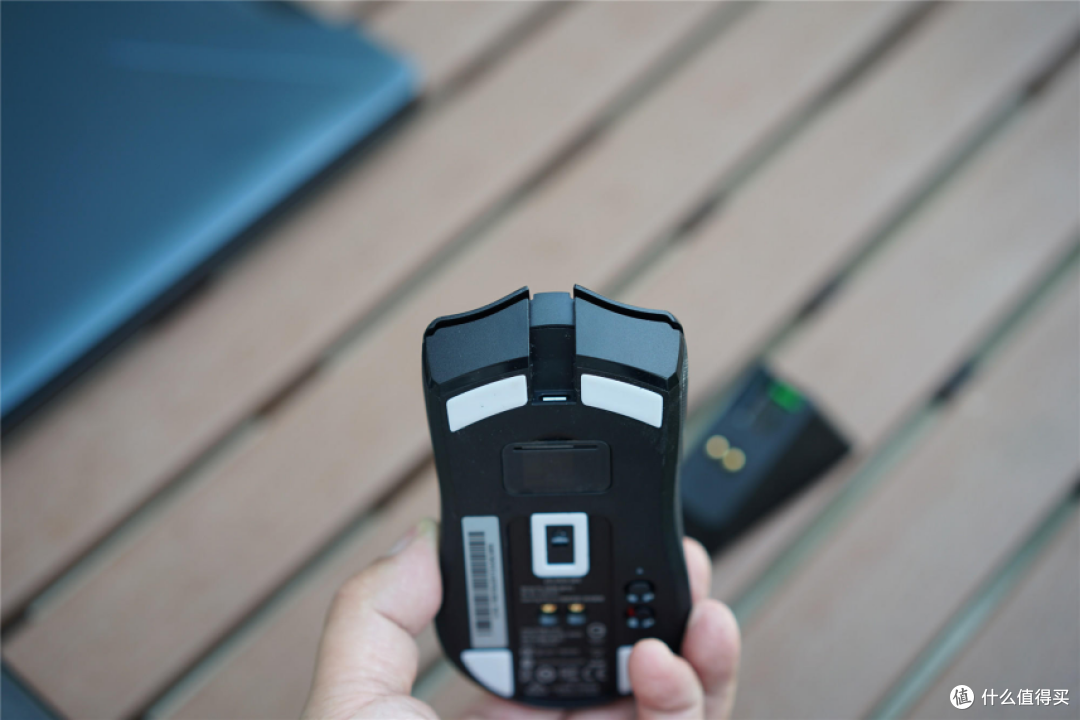 Razer雷蛇毒蝰终极版评测:超轻量化设计,游戏更畅快