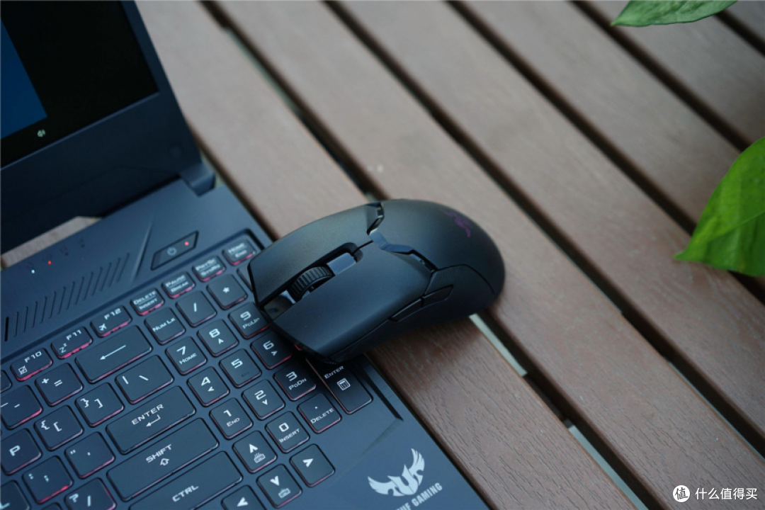 Razer雷蛇毒蝰终极版评测:超轻量化设计,游戏更畅快