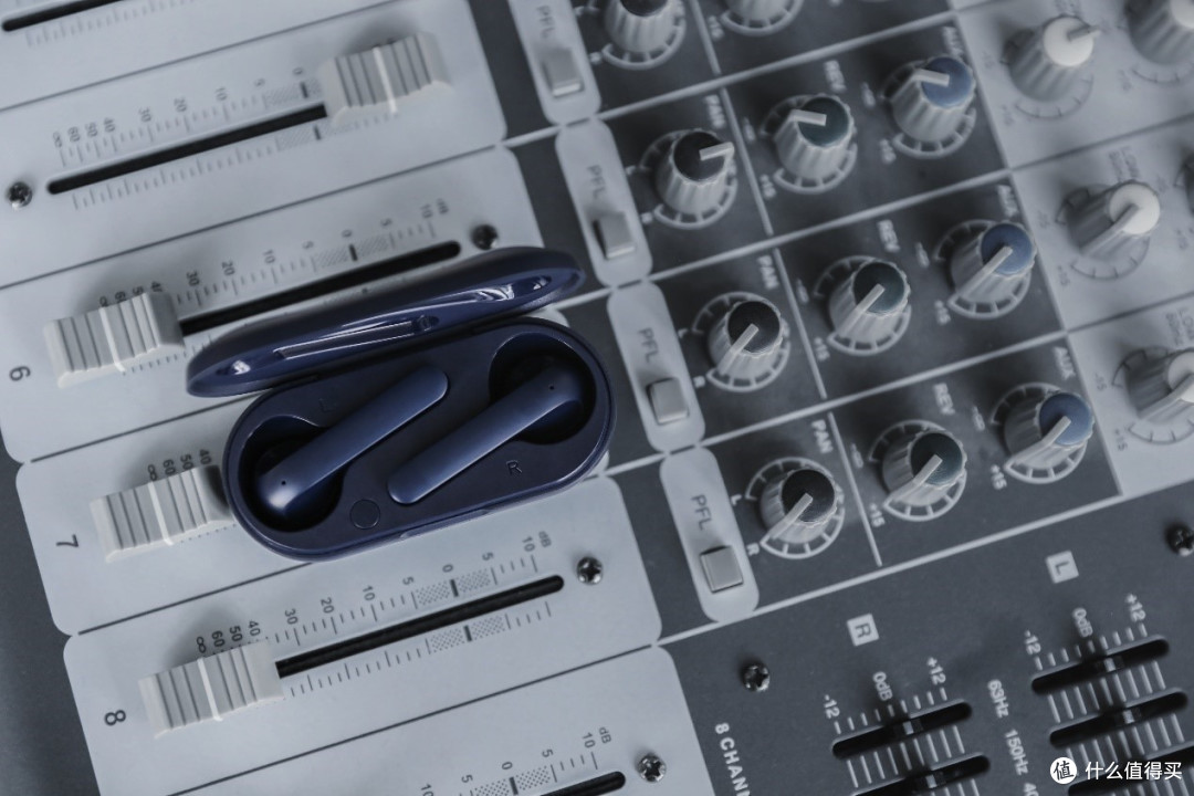 解放双手,这才是一个AI耳机应有的样子——TicPods 2 AI交互真无线耳机测评