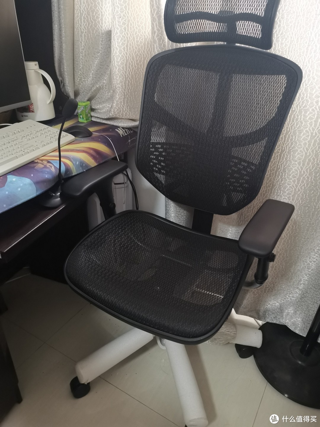 选择一张腰部支撑好的电脑椅，可以提高你的工作效率