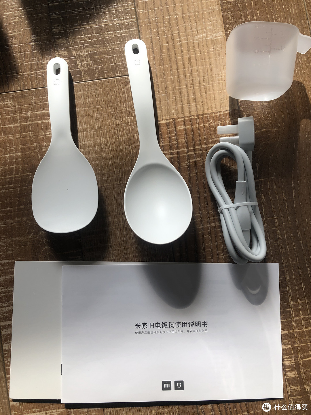 常规配件,铲子和勺子质感都不错,线材一如既往、