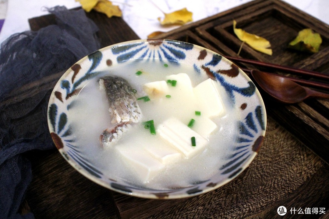 为啥餐馆的鲫鱼汤浓白不腥，而你炖的颜色一言难尽，原来错在这里