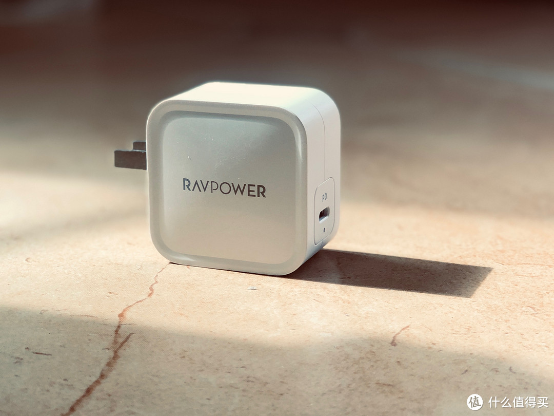 ​火力全开！RAVPOWER 61W急速充电套装评测