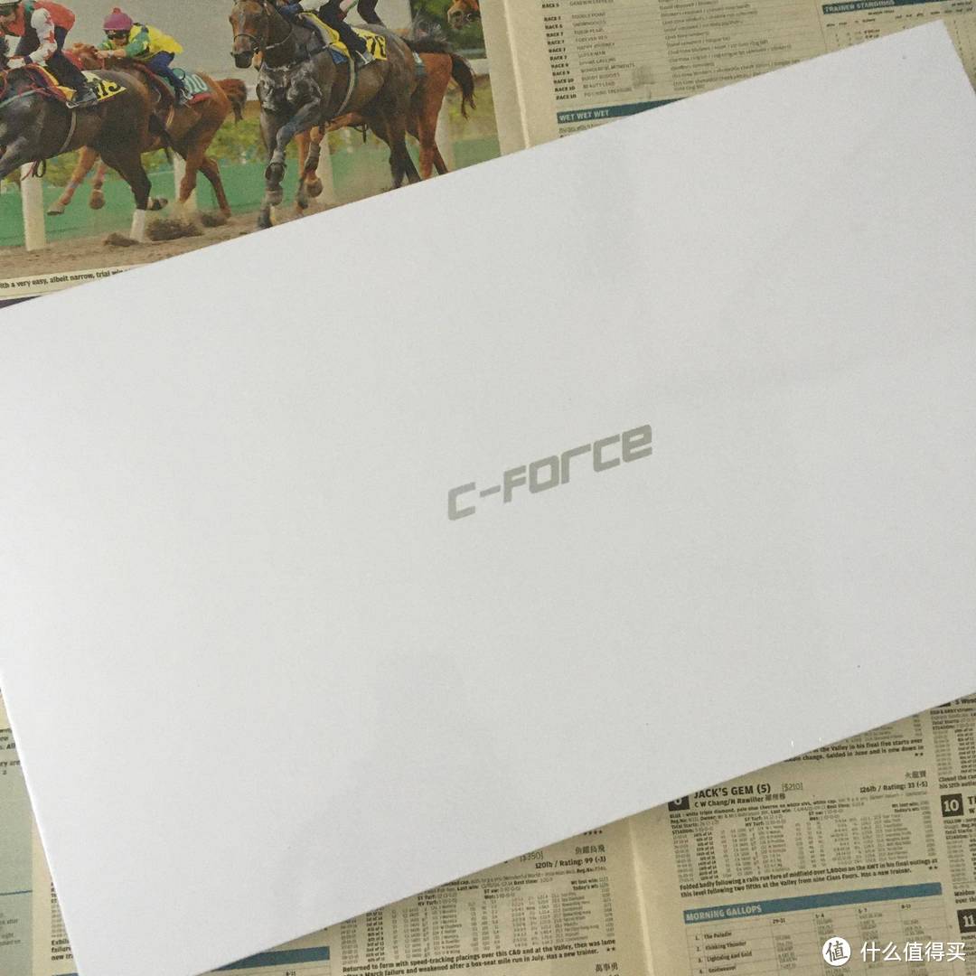 有了你,工作娱乐随时随地——C-Force15.6寸便携显示屏CF011X测评