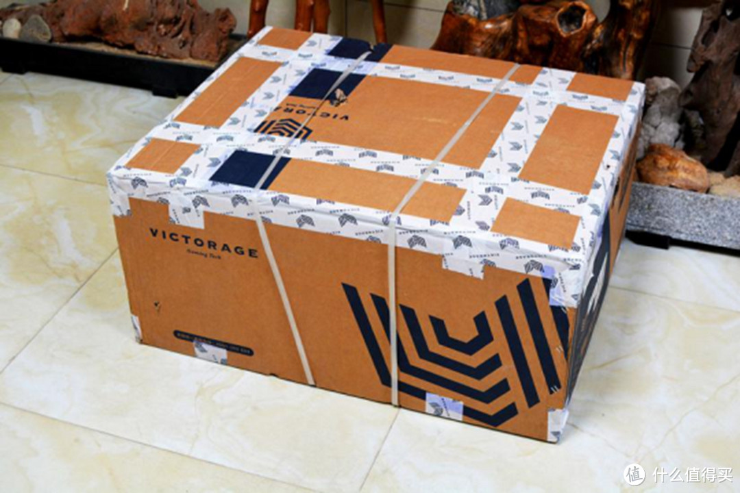 将豪车座驾设计元素融入电竞椅中,Victorage VC03开箱体验