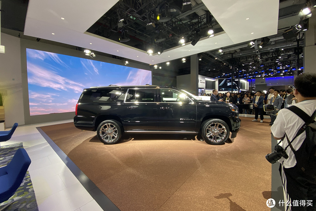2019进博会：宝马X7在它面前都是弟弟？雪佛兰Suburban才是全尺寸SUV该有的样子！
