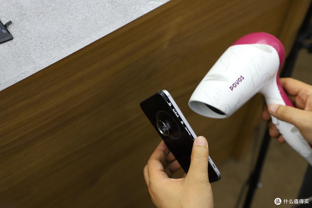 iPhone 11太贵!自己动手换电池,缝缝补补又一年