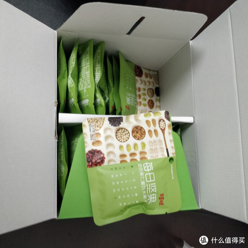 双十一晒单：3品牌每日坚果不专业测评