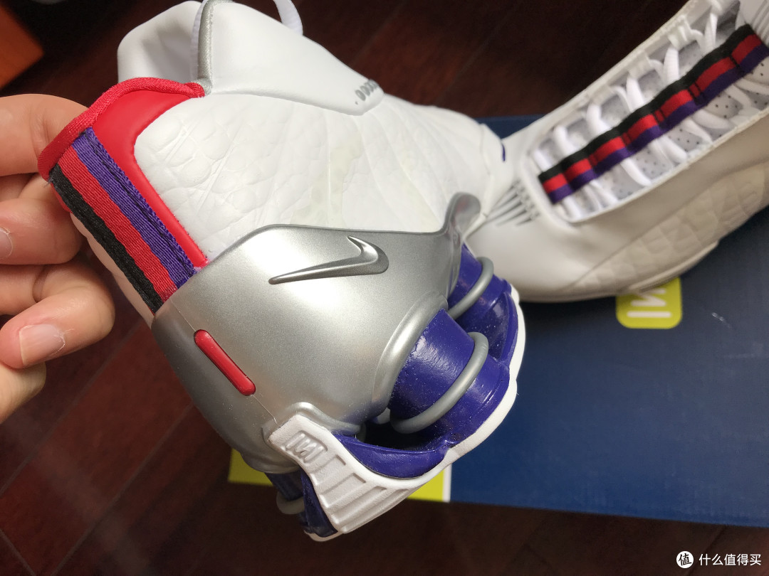 致青春致情怀的NIKE SHOX BB4篮球鞋