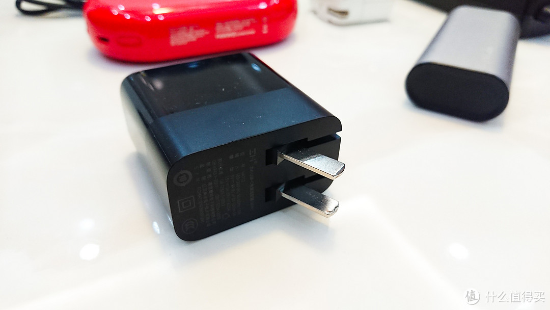 小体积大功率广兼容,Type C接口ZMI 65W充电器