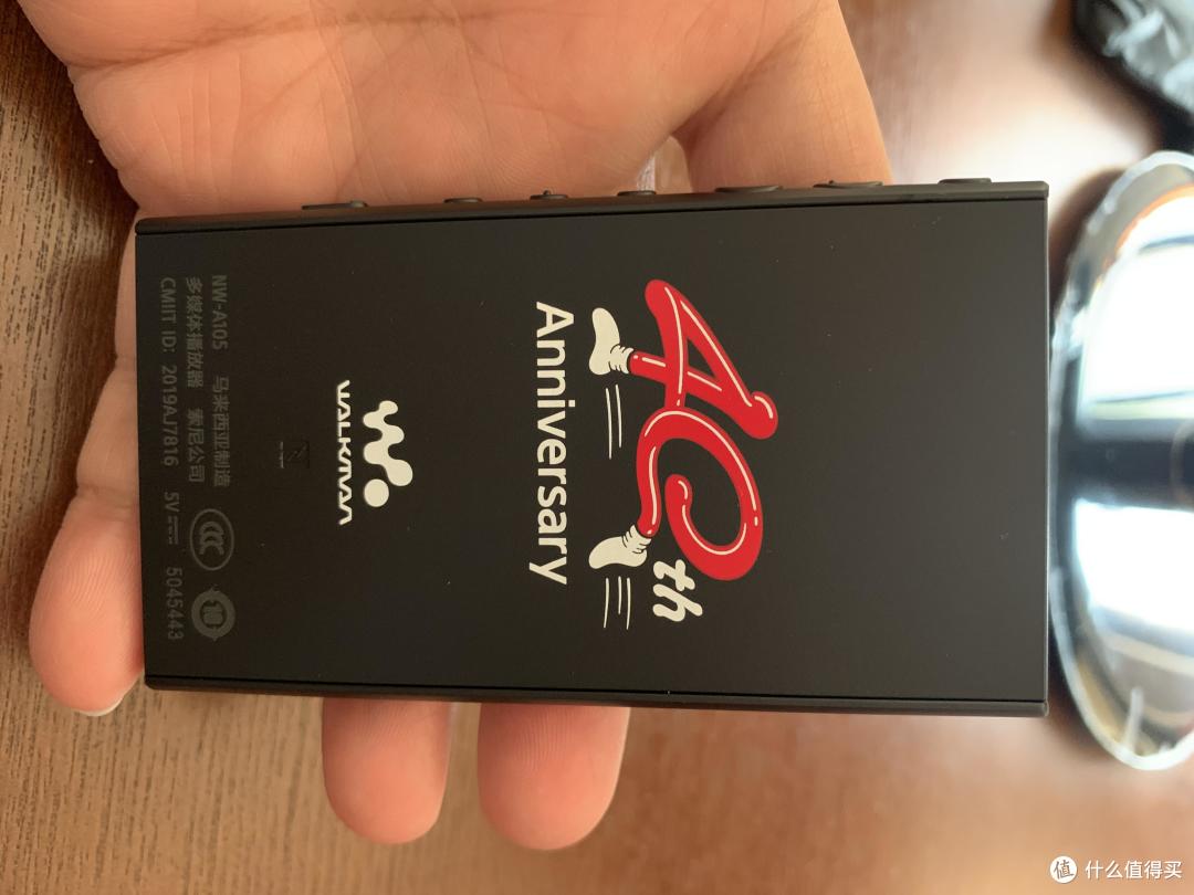 去掉了那层保护贴,无套内。。内部详图