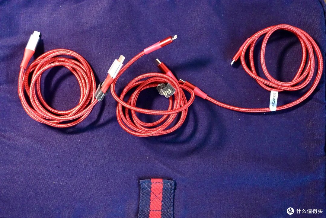 都是红色，有啥区别？三款红色c to lightning 编织线开箱简评