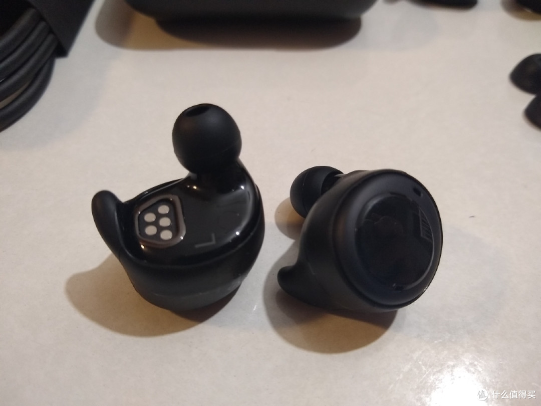 可能是首晒,亚马逊Echo Buds上手