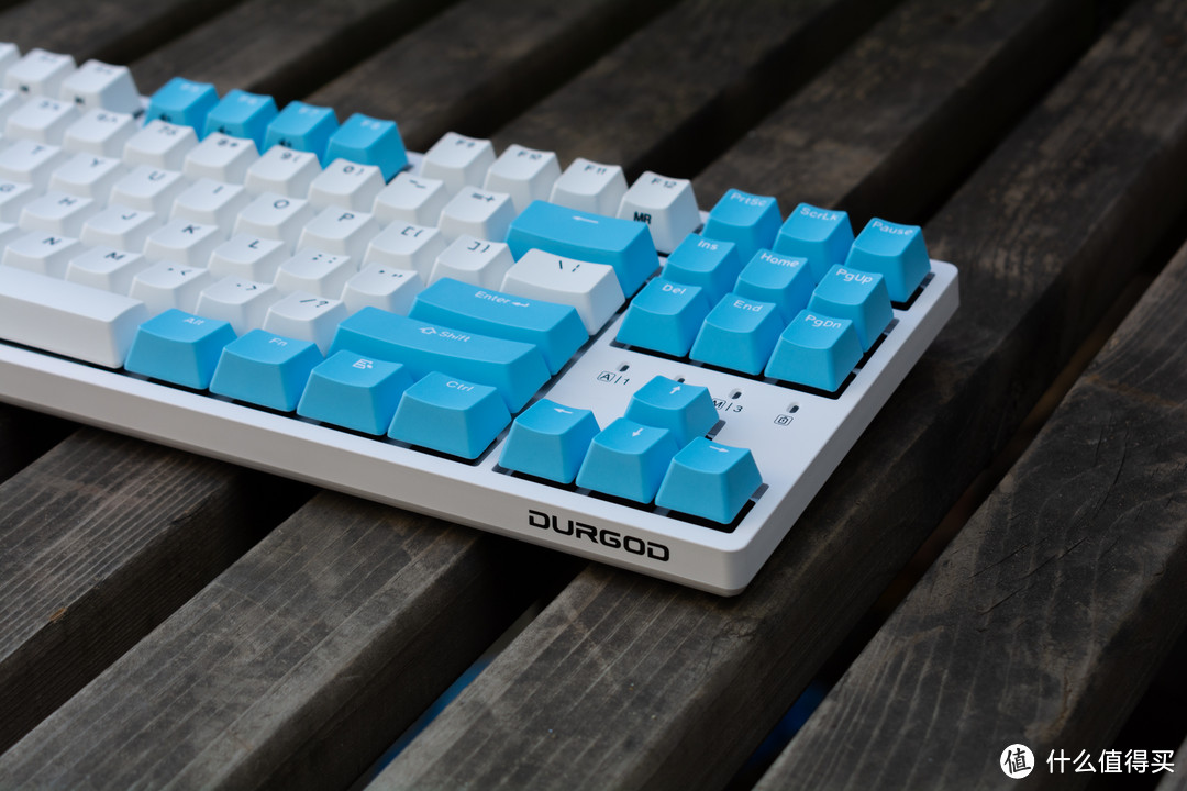 真香！它比双模多一模，杜伽 K320W 晴空蓝机械键盘简评
