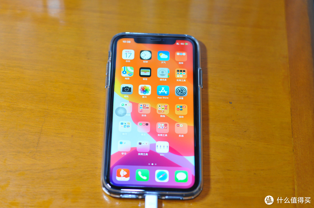 情怀还是设计？谈谈坚果出品的“足迹”iPhone11手机壳