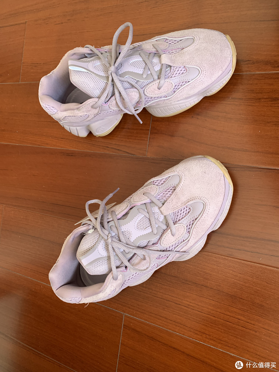 灭霸紫薯色的 Yeezy 500 ， 亲身示范来告诉你是否好搭