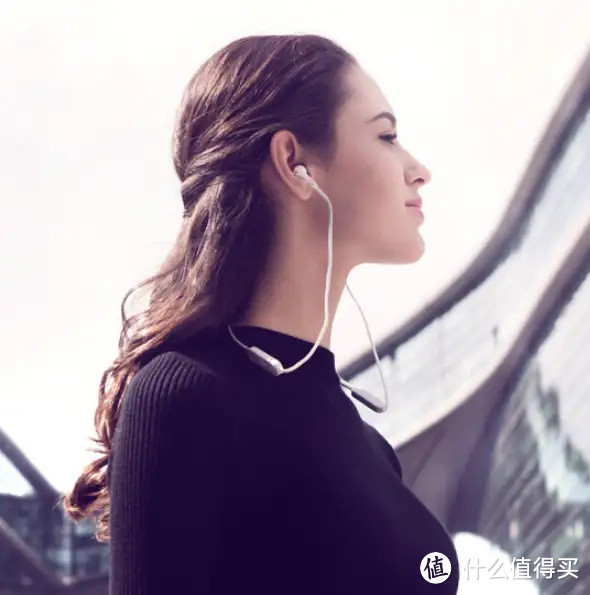 选择优质入耳式耳机，降噪的同时保护耳朵