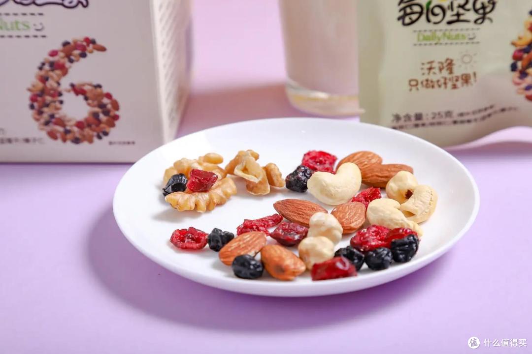 试吃了8款每日坚果,才找到好吃到上头的那一包