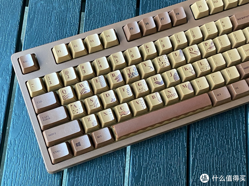 诱人却不能吃的大块头巧克力：黑爵Chocolate Cubes茶轴机械键盘开箱