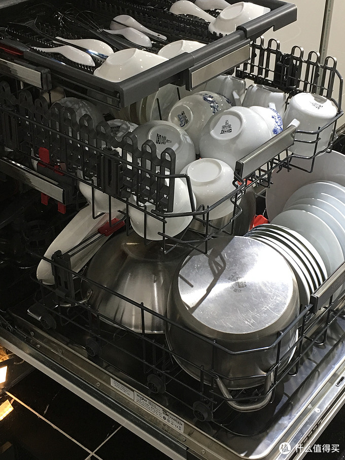 AEG洗碗机和同价位惠而浦洗碗机对比，谁更值得买？