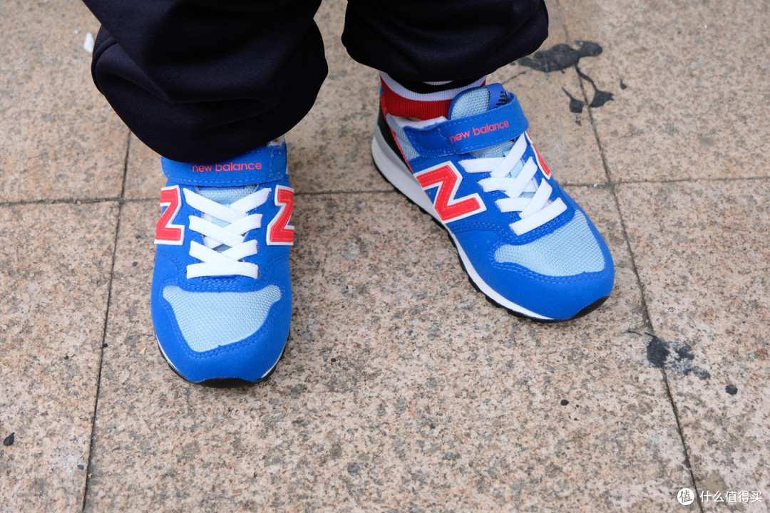 跟着大妈买,New Balance 魔术贴童鞋鞋YV996 开箱