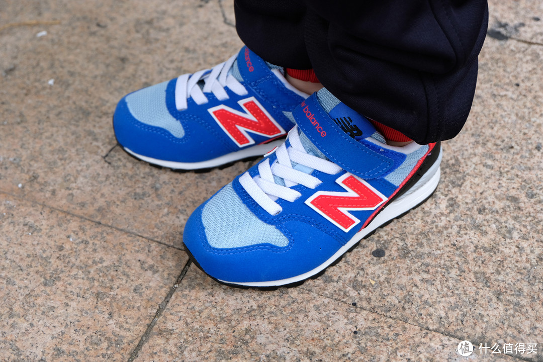 跟着大妈买,New Balance 魔术贴童鞋鞋YV996 开箱