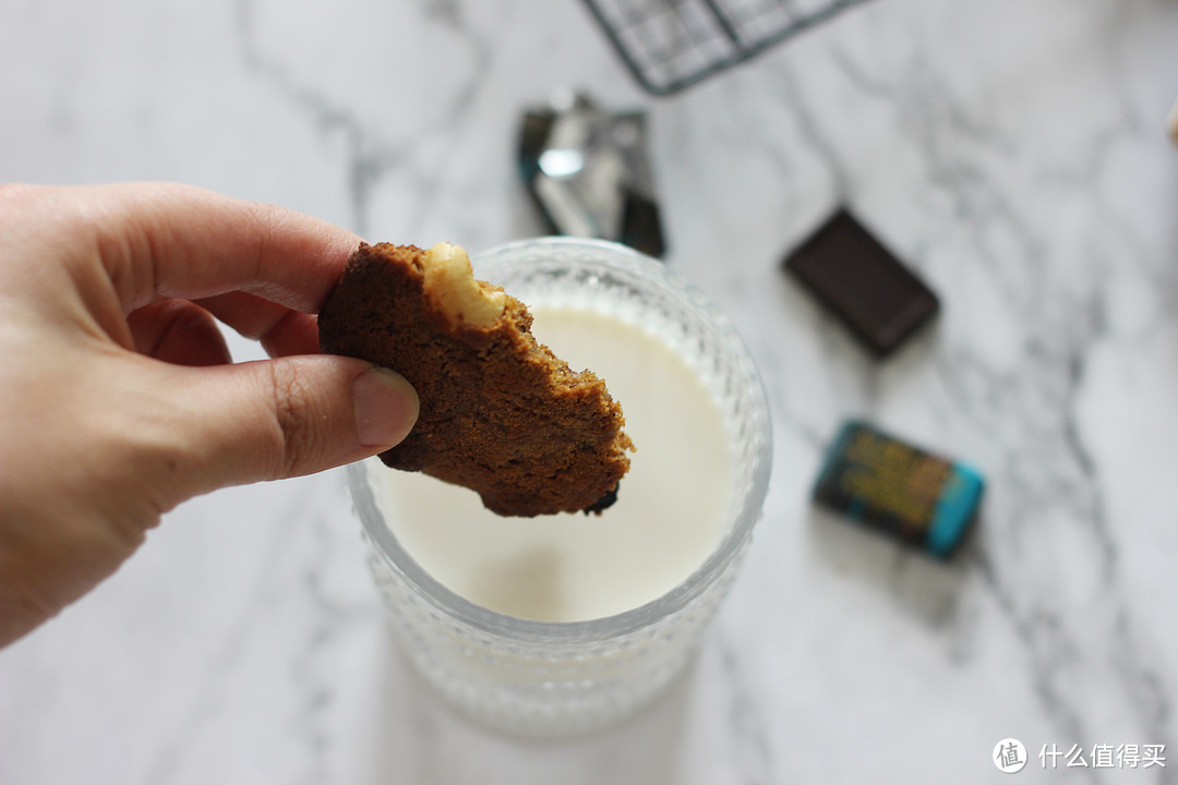 超治愈系甜点，秋冬就好这一口：不用打发黄油的巧克力曲奇！