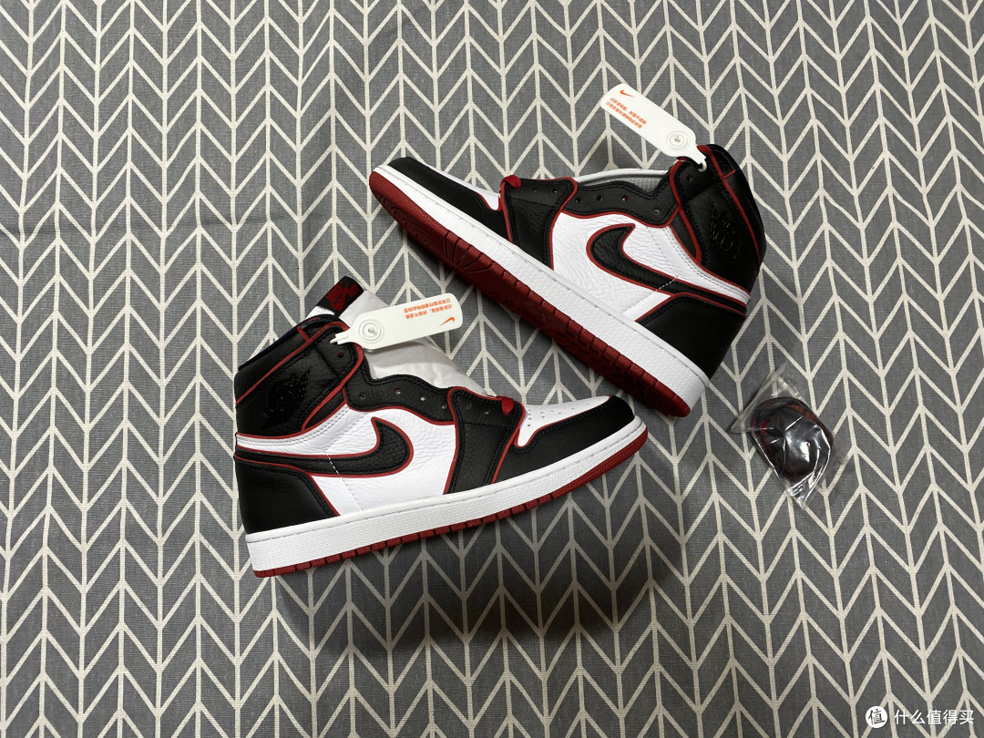 Air Jordan 1黑红外线