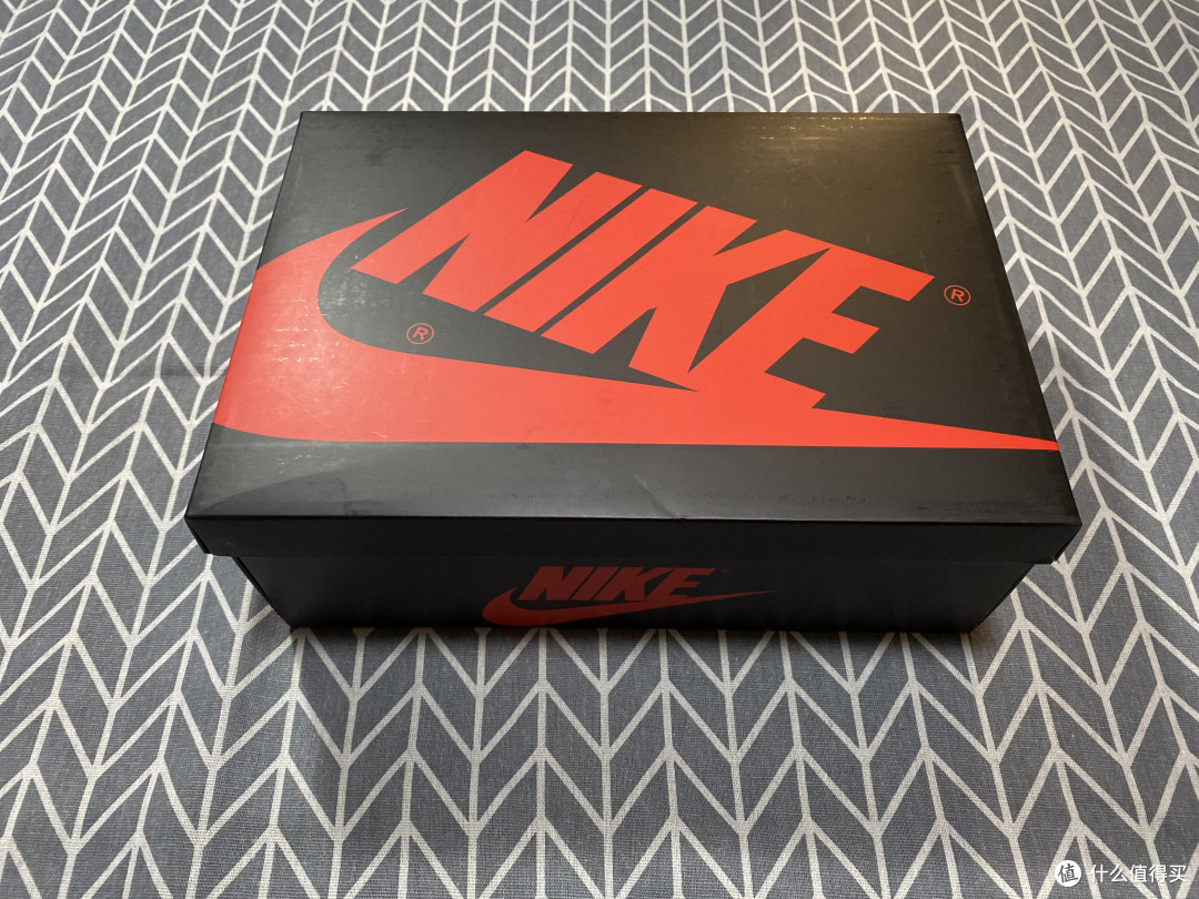 Air Jordan 1黑红外线