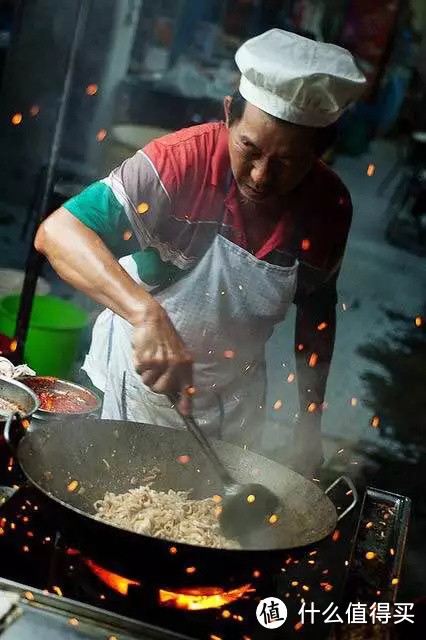 油烟太多？菜炒糊了？对不起，这些锅，锅真的没法背 | 论如何选炒锅