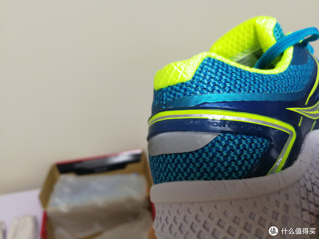 历史悠久的冷门次*级支撑跑鞋——Saucony 索康尼 Omni 16 开箱