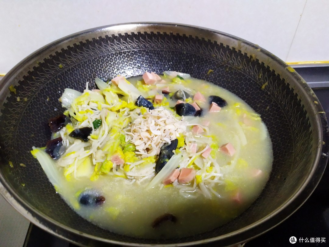 冬天晚餐，这菜不能错过，不加高汤也鲜美至极，营养简单全家喜欢
