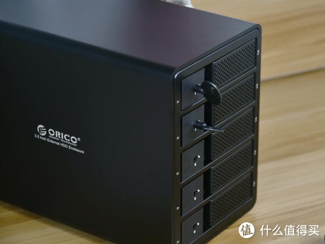 奥睿科五盘位3.5英寸硬盘柜，让硬盘和资料有个稳定的家