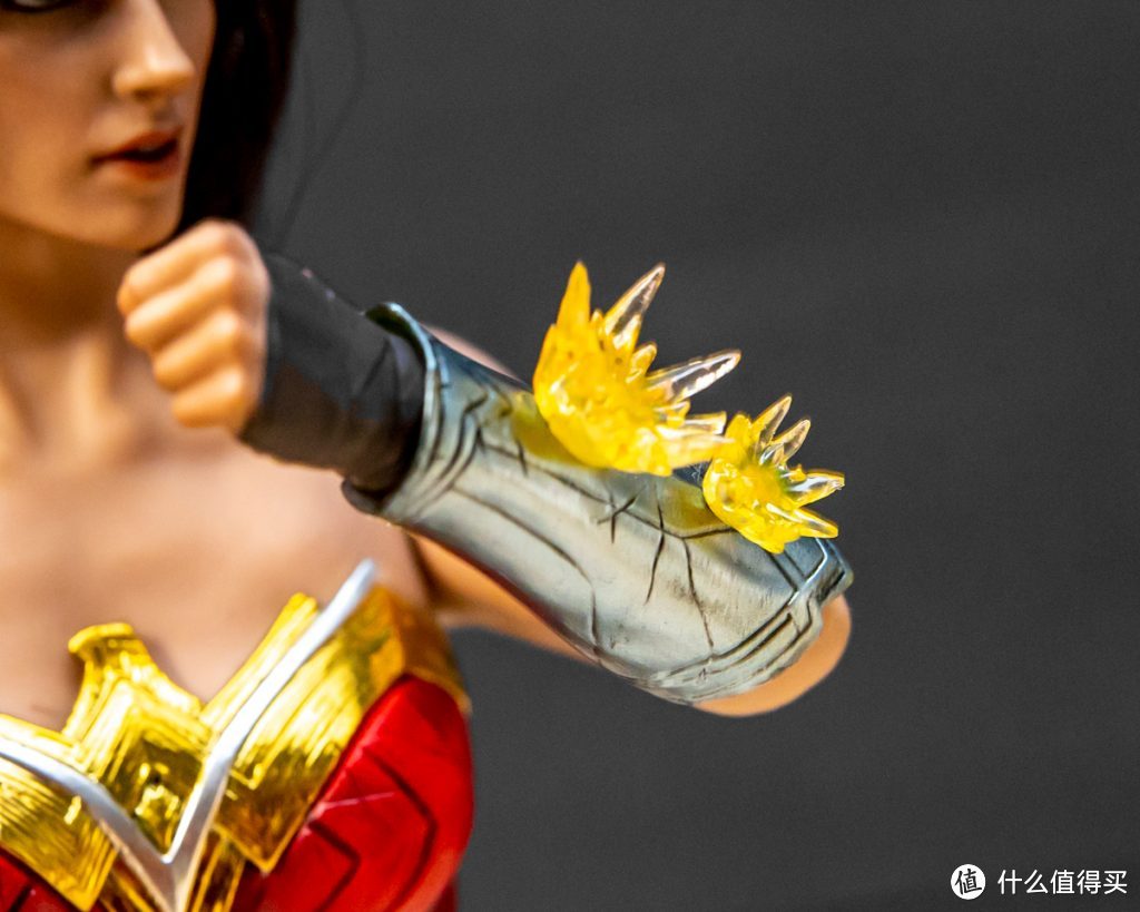 复古气质我最爱：Hot Toys 神奇女侠 1/6 可动人偶（漫画概念版）