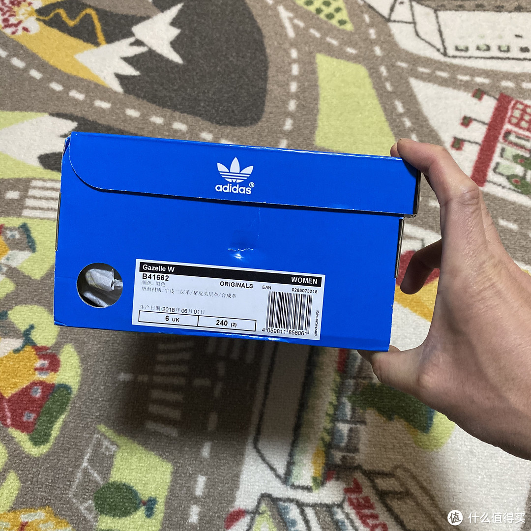 百搭的adidas三叶草Gazelle休闲鞋