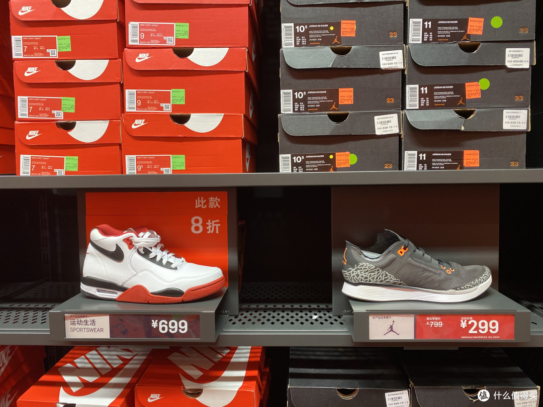 双十一已过黑五将至!来看看Nike折扣店最近有些什么鞋可以买吧!